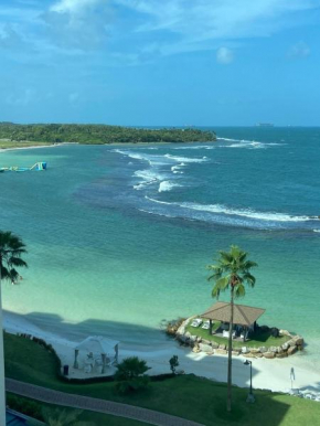 Playa Escondida y el Caribe Panameño te Esperan